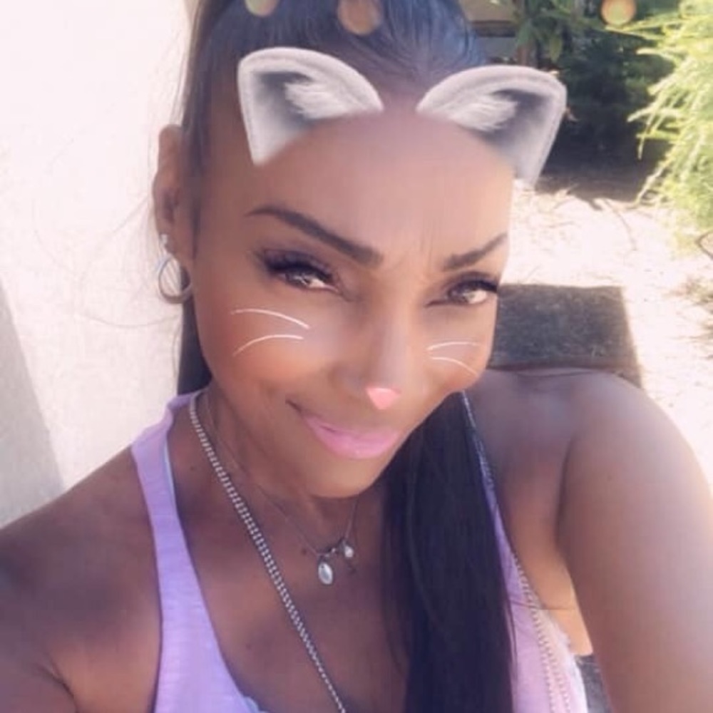 Meet your Posher, Ella